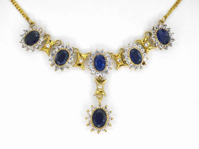Gouden ketting met edelstenen - afbeelding 1 van  8