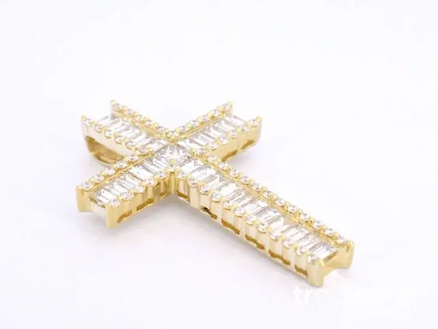 Gouden kruis hanger met schitterende diamanten gezet - afbeelding 6 van  7