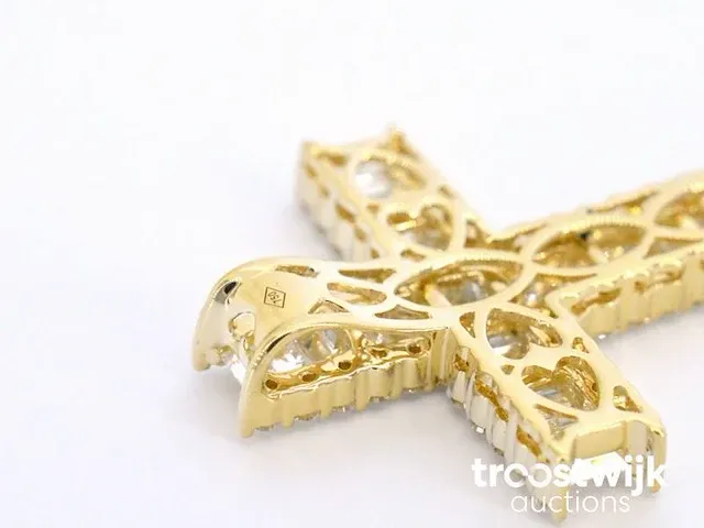 Gouden kruis hanger met schitterende diamanten gezet - afbeelding 7 van  7