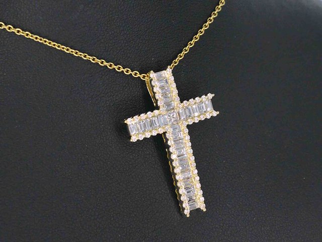 Gouden kruis hanger met schitterende diamanten gezet - afbeelding 4 van  9