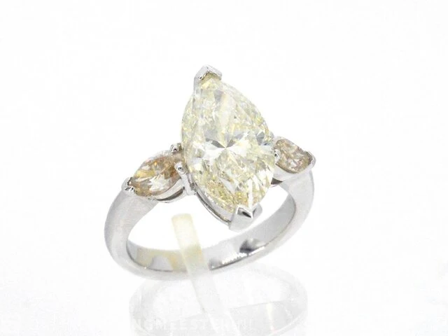 Gouden marquise ring met een centrale diamant van 5.45 carat - afbeelding 6 van  12