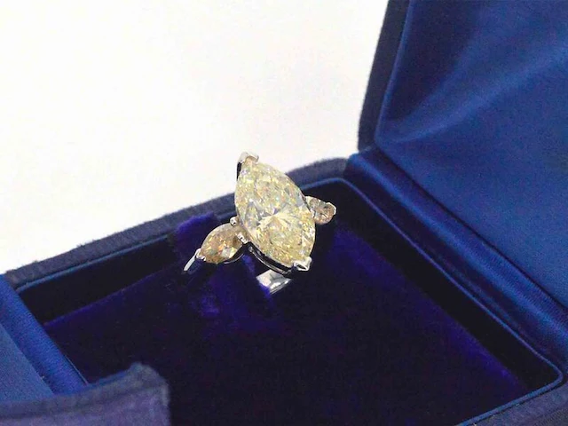 Gouden marquise ring met een centrale diamant van 5.45 carat - afbeelding 13 van  14