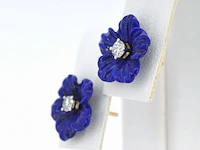 Gouden oorbellen 0.18 carat met blauwe edele bloem en grote diamanten - afbeelding 3 van  6