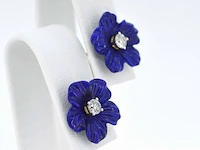 Gouden oorbellen 0.18 carat met blauwe edele bloem en grote diamanten - afbeelding 4 van  6