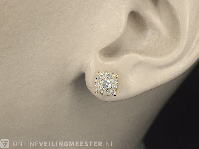 Gouden oorbellen met briljant geslepen diamanten - afbeelding 2 van  8