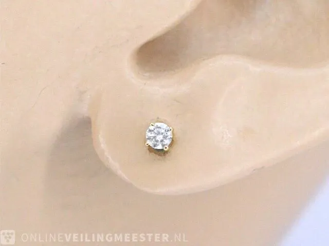 Gouden oorbellen met diamant - afbeelding 3 van  10