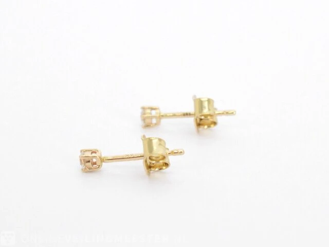 Gouden oorbellen met diamant - afbeelding 8 van  10
