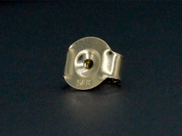 Gouden oorbellen met diamanten en robijn - afbeelding 7 van  9