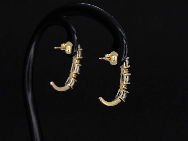 Gouden oorbellen met diamanten en saffier - afbeelding 5 van  10