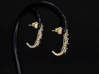 Gouden oorbellen met diamanten en saffier - afbeelding 5 van  10