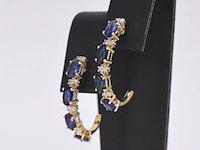 Gouden oorbellen met diamanten en saffier - afbeelding 4 van  9