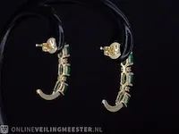Gouden oorbellen met diamanten en smaragd - afbeelding 5 van  8