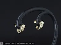 Gouden oorbellen met diamanten - afbeelding 4 van  8