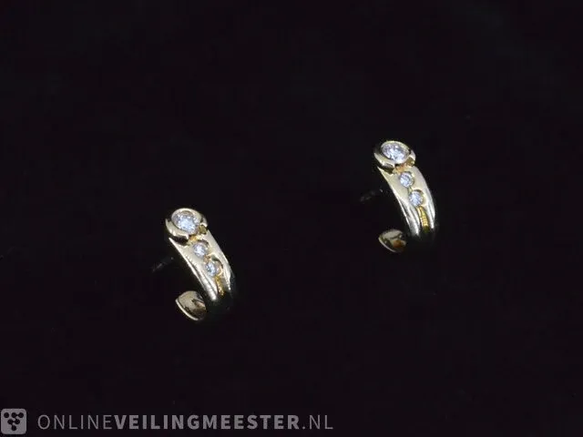 Gouden oorbellen met diamanten - afbeelding 5 van  8