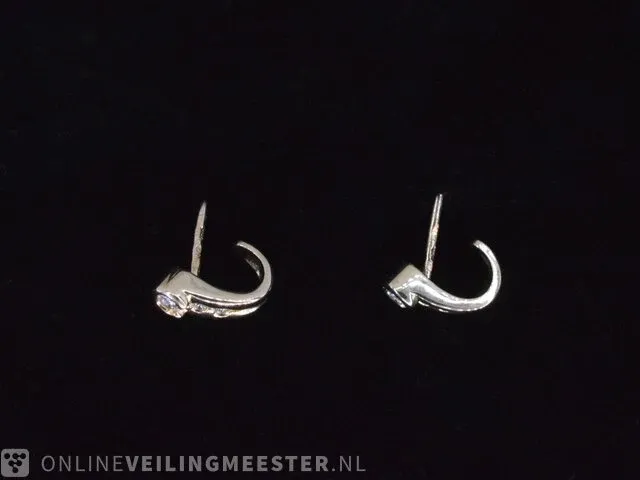 Gouden oorbellen met diamanten - afbeelding 6 van  8
