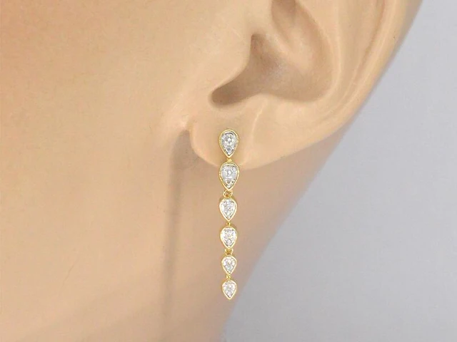 Gouden oorbellen met diamanten - afbeelding 3 van  10