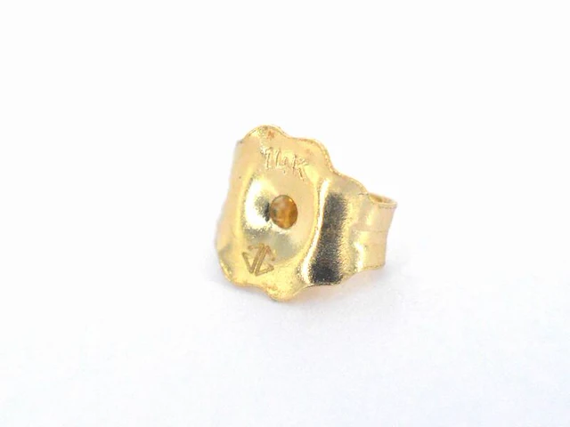 Gouden oorbellen met diamanten - afbeelding 9 van  10
