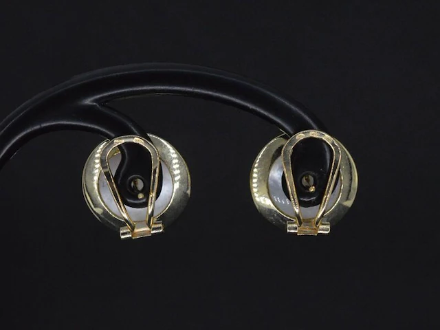 Gouden oorbellen met echte blister parels - afbeelding 4 van  6