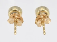 Gouden oorbellen met een briljant geslepen diamant - afbeelding 4 van  7