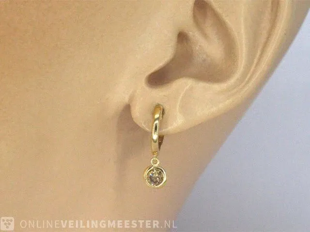 Gouden oorbellen met natuurlijke diamanten - afbeelding 3 van  9