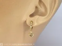 Gouden oorbellen met natuurlijke diamanten - afbeelding 3 van  9