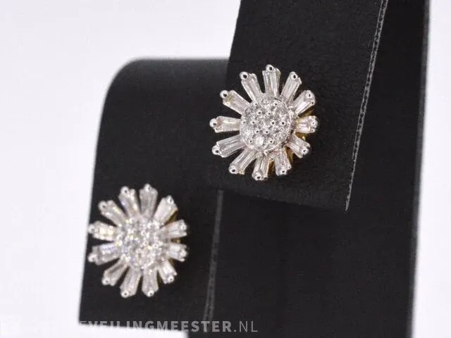 Gouden oorbellen met natuurlijke echte diamanten - afbeelding 3 van  9