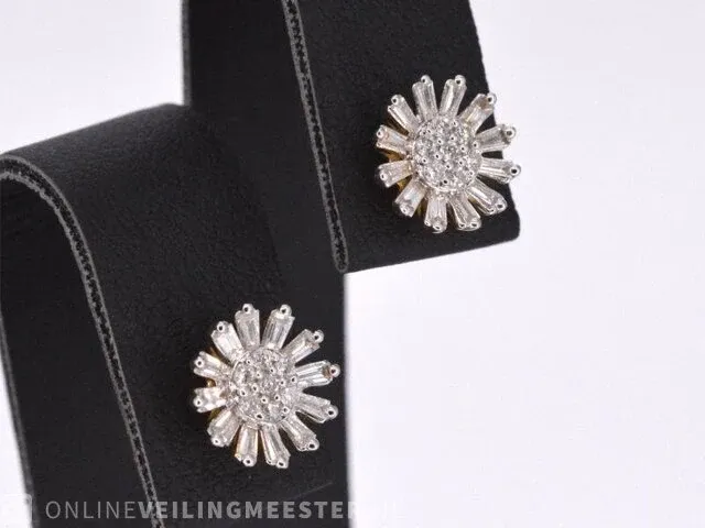 Gouden oorbellen met natuurlijke echte diamanten - afbeelding 4 van  9