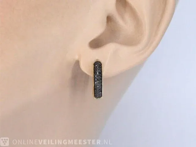 Gouden oorbellen met zwarte diamant - afbeelding 3 van  10