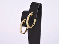 Gouden oorhangers met 26 diamanten - afbeelding 4 van  10