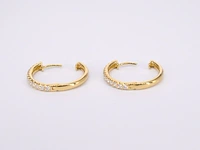Gouden oorhangers met 26 diamanten - afbeelding 6 van  10