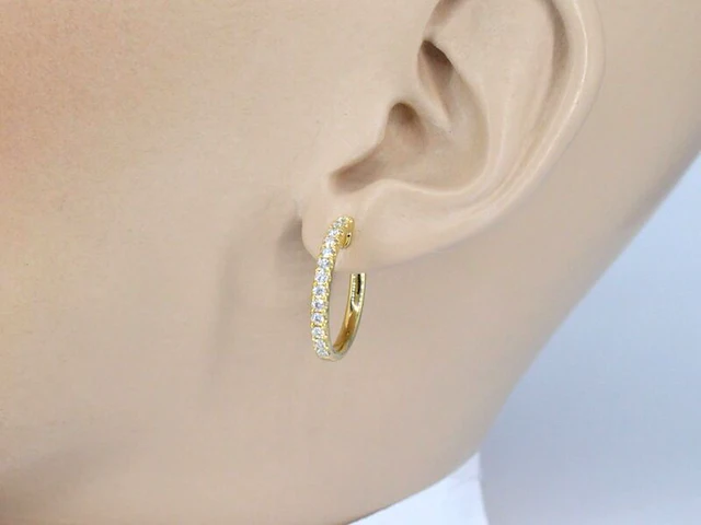 Gouden oorhangers met 26 diamanten - afbeelding 2 van  10