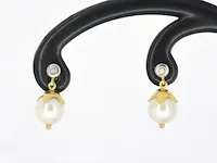 Gouden parel oorbellen met diamant - afbeelding 1 van  7