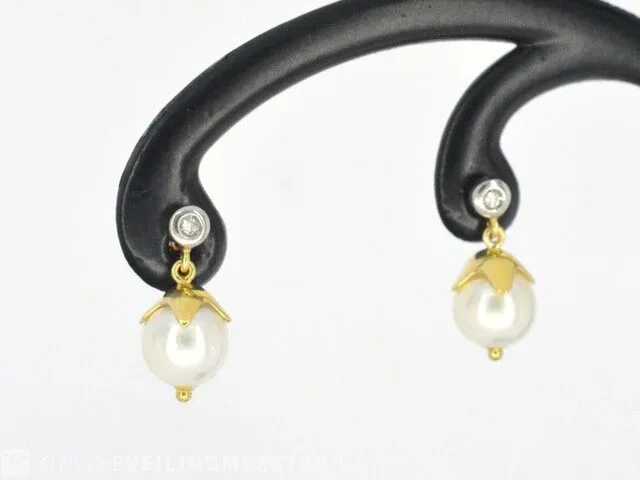 Gouden parel oorbellen met diamant - afbeelding 4 van  7