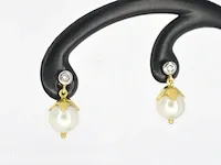 Gouden parel oorbellen met diamant - afbeelding 4 van  7