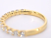 Gouden rijring bezet met briljant geslepen diamanten - afbeelding 9 van  9