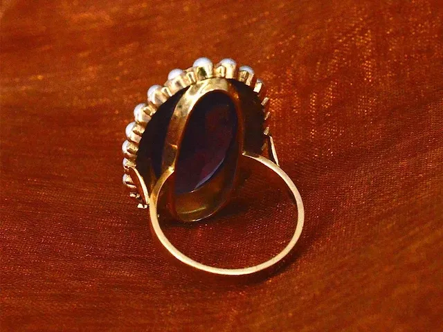 Gouden ring met amethist en orient parels - afbeelding 4 van  6