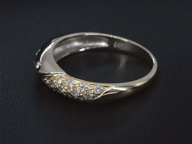 Gouden ring met briljant geslepen diamanten - afbeelding 3 van  8