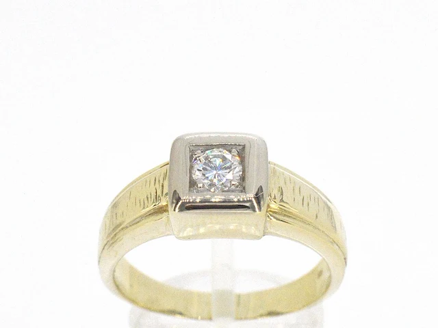 Gouden ring met briljant geslepen diamanten - afbeelding 1 van  12