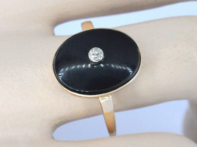 Gouden ring met diamant - afbeelding 2 van  10