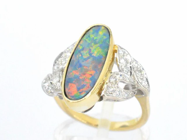 Gouden ring met diamanten en opaal - afbeelding 3 van  5