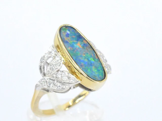 Gouden ring met diamanten en opaal - afbeelding 4 van  5