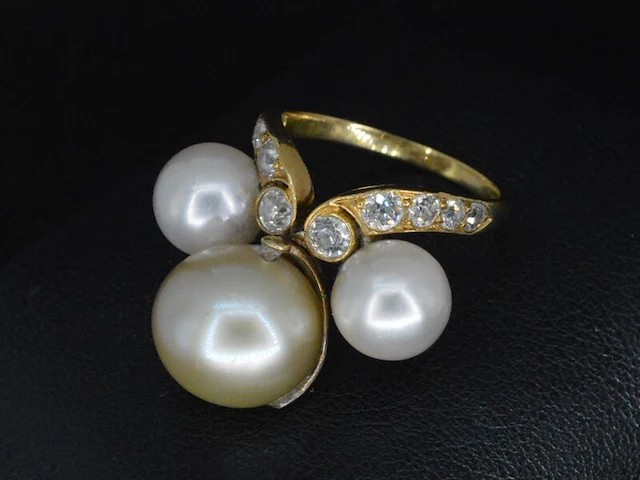 Gouden ring met diamanten en parels - afbeelding 1 van  2