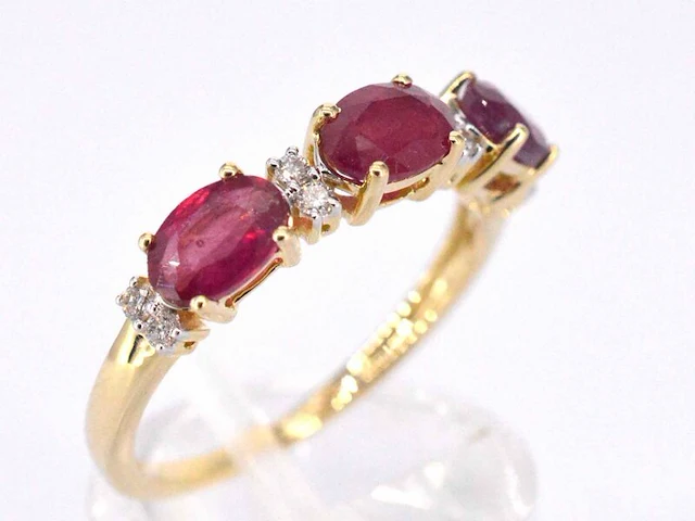 Gouden ring met diamanten en robijn - afbeelding 7 van  11
