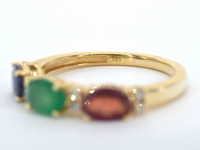 Gouden ring met diamanten en saffier, robijn, smaragd - afbeelding 9 van  10