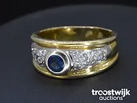 Gouden ring met diamanten en saffier - afbeelding 1 van  6