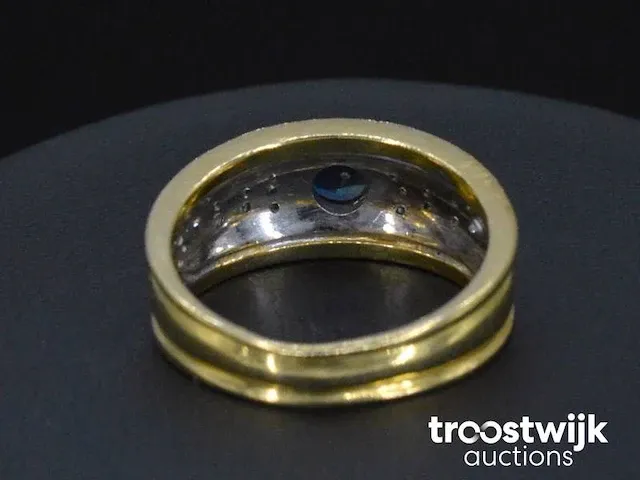 Gouden ring met diamanten en saffier - afbeelding 5 van  6
