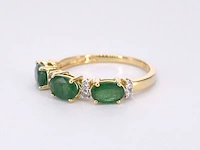Gouden ring met diamanten en smaragd set 2 - afbeelding 8 van  9