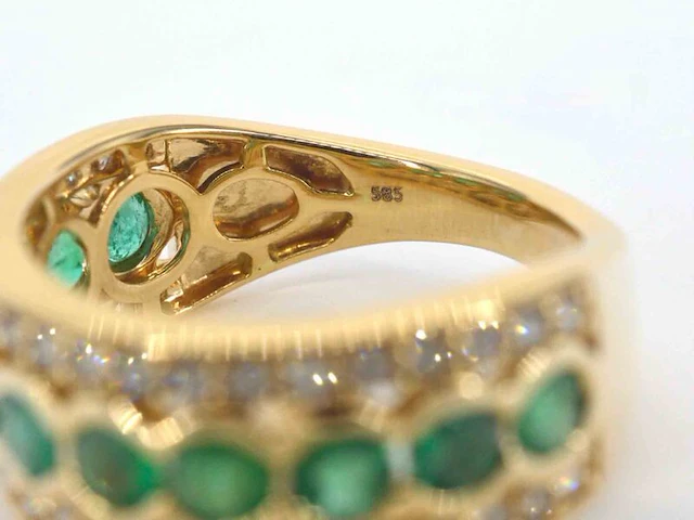 Gouden ring met diamanten en smaragd - afbeelding 9 van  9