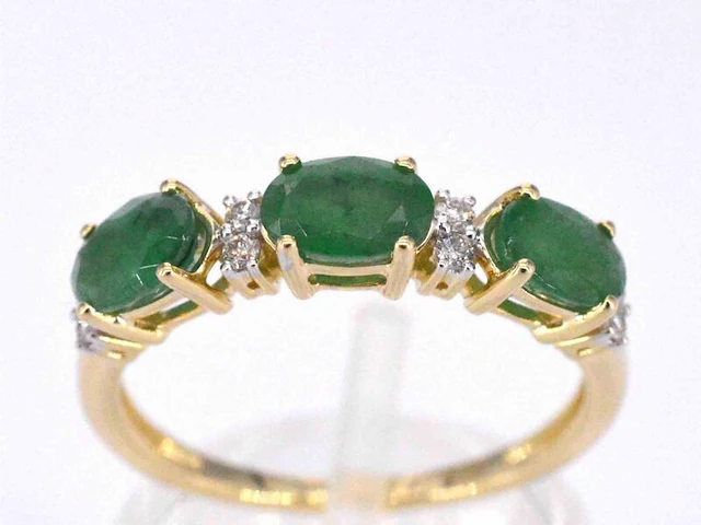 Gouden ring met diamanten en smaragd - afbeelding 1 van  11