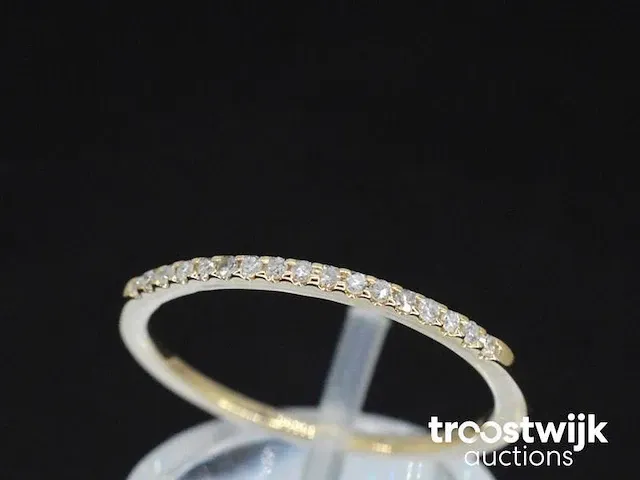 Gouden ring met diamanten - afbeelding 1 van  8